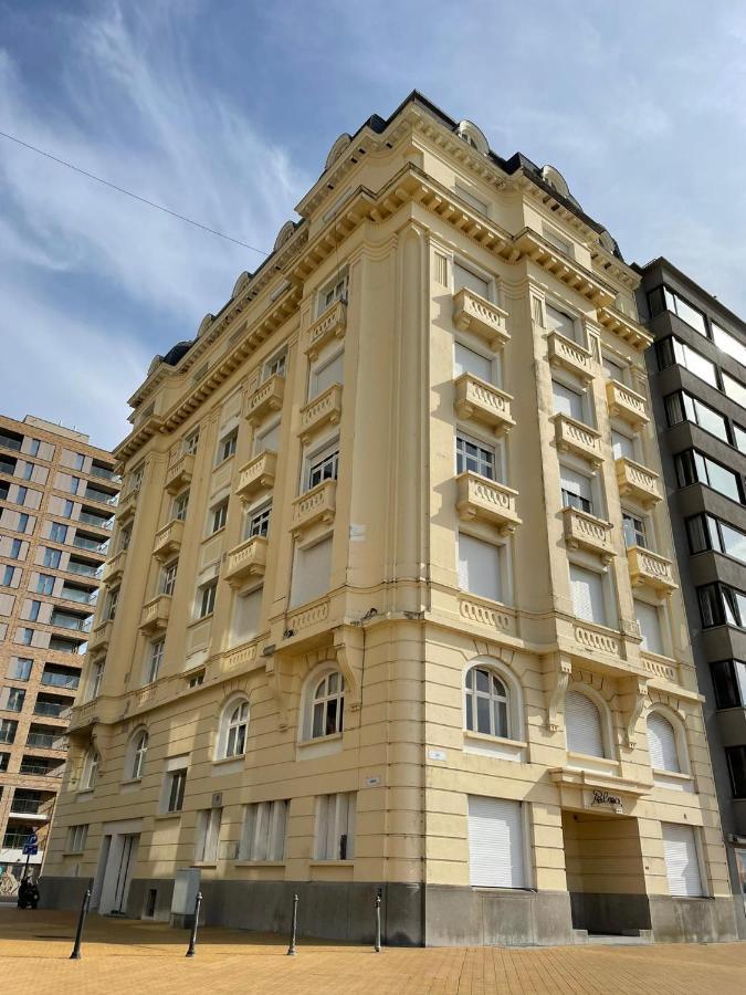 אוסטנדה Uniek Appartement Op De Zeedijk Met Parking מראה חיצוני תמונה