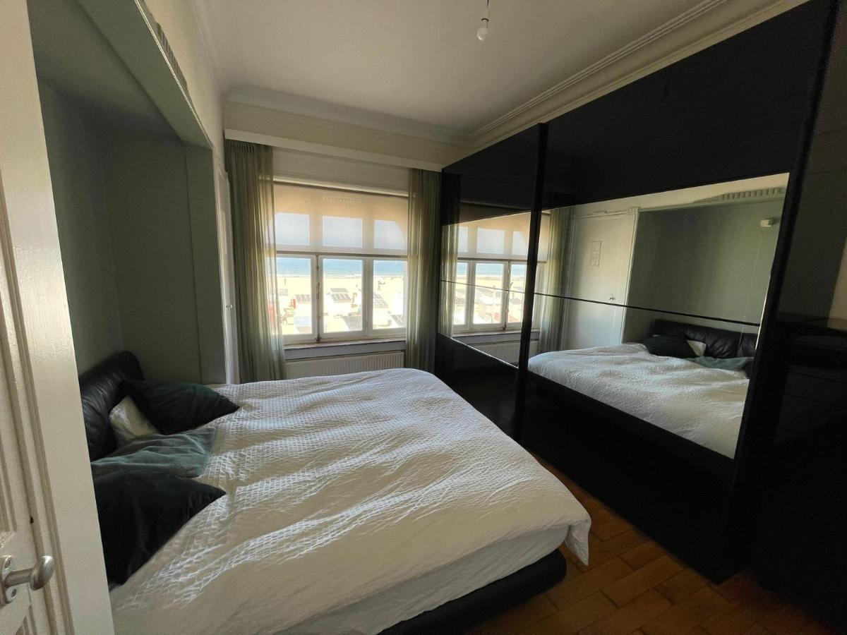 אוסטנדה Uniek Appartement Op De Zeedijk Met Parking מראה חיצוני תמונה