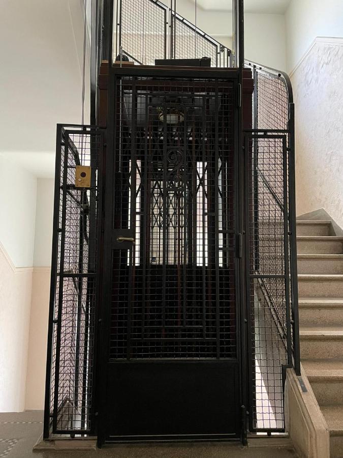 אוסטנדה Uniek Appartement Op De Zeedijk Met Parking מראה חיצוני תמונה