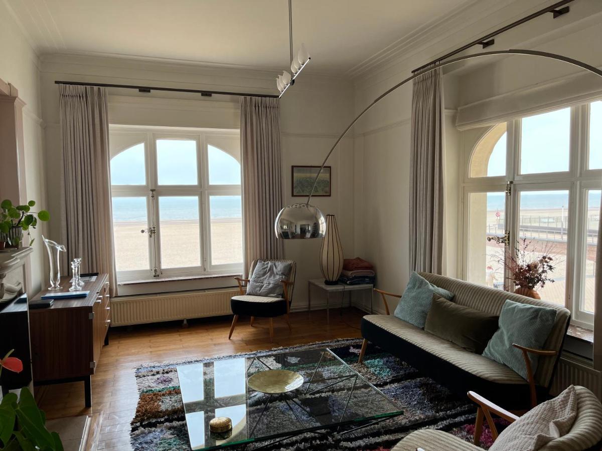 אוסטנדה Uniek Appartement Op De Zeedijk Met Parking מראה חיצוני תמונה